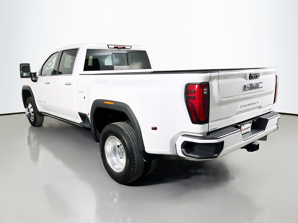Used 2024 GMC Sierra 3500 Denali Ultimate AWD/4WD image 9