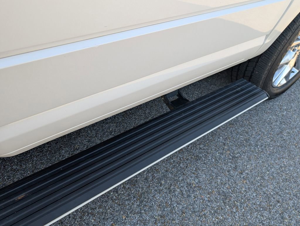 Used 2017 Ford Expedition EL Limited w/ Equipment Group 301A image 9