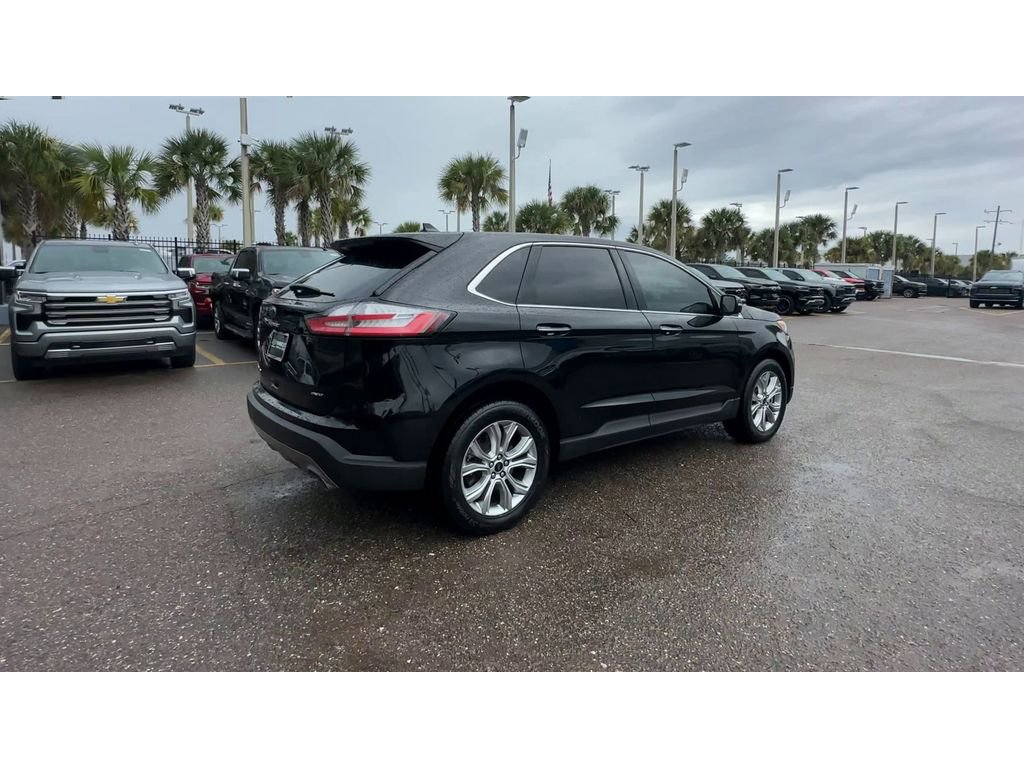 Used 2024 Ford Edge Titanium image 2