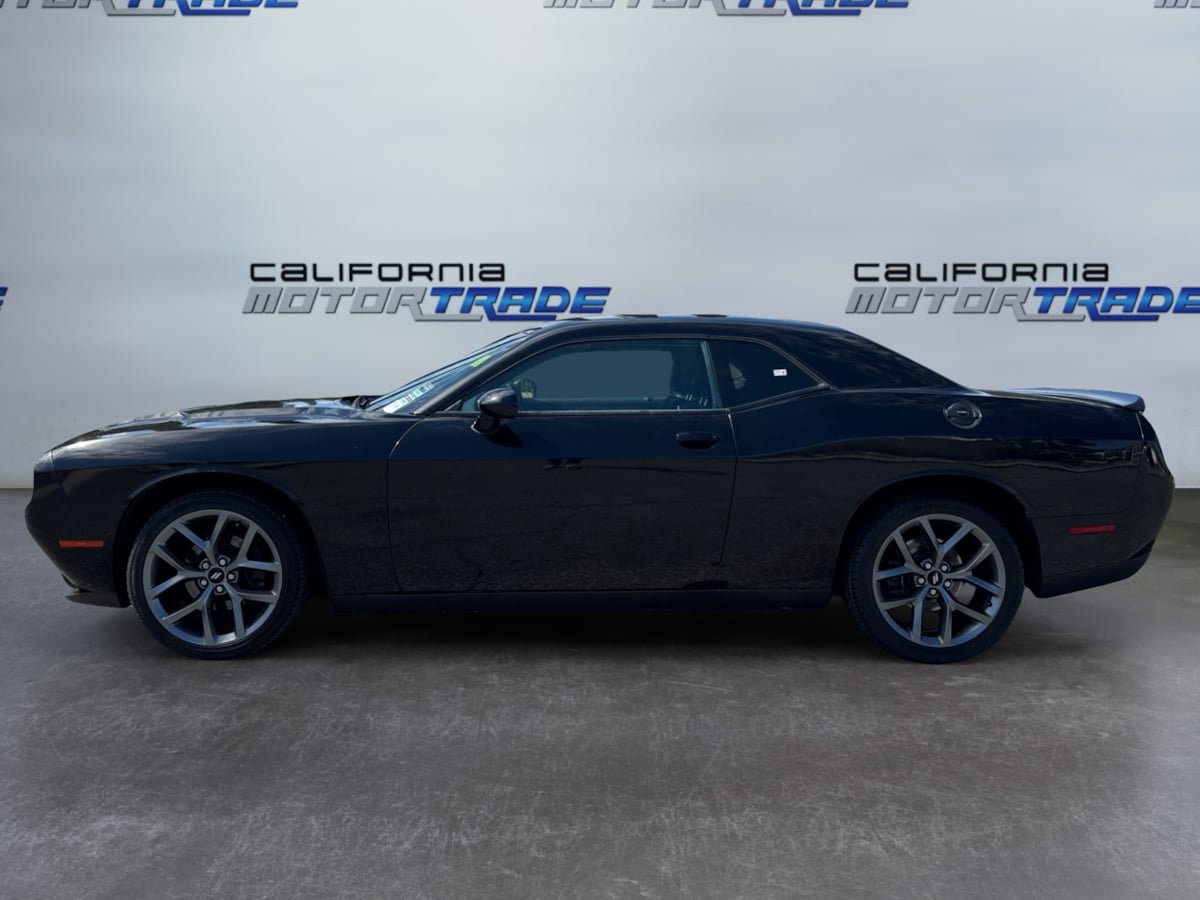 Used 2019 Dodge Challenger SXT w/ Blacktop Package RWD image 8