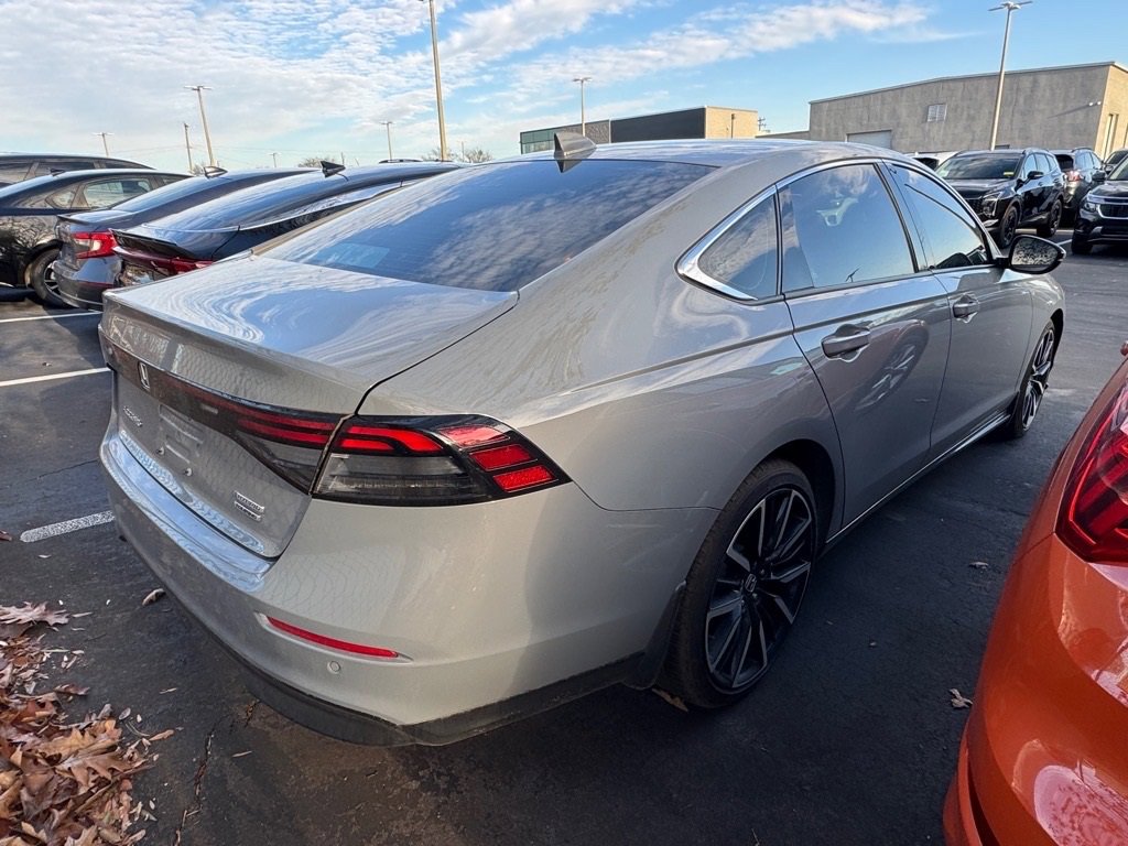 Used 2023 Honda Accord Touring image 4