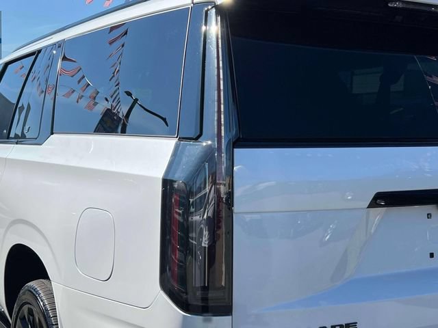 Certified 2025 Cadillac Escalade ESV Sport Platinum w/ LPO, ONYX Package AWD/4WD image 10