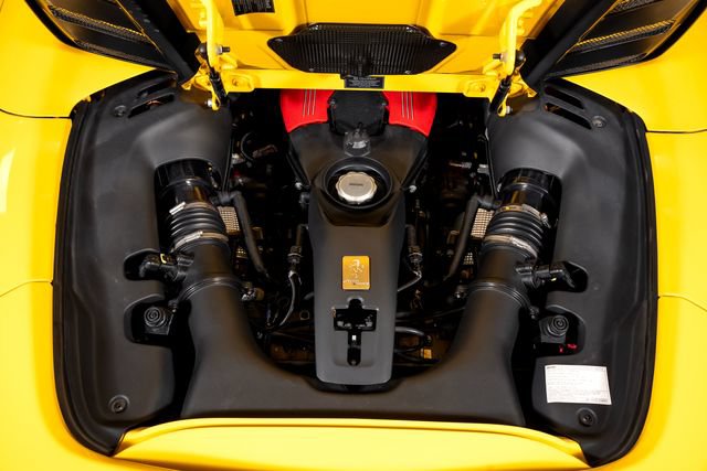 Used 2019 Ferrari 488 Spider RWD image 10