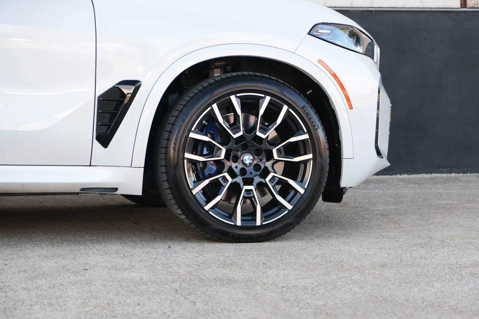 Used 2024 BMW X5 M60i w/ Executive Package image 13