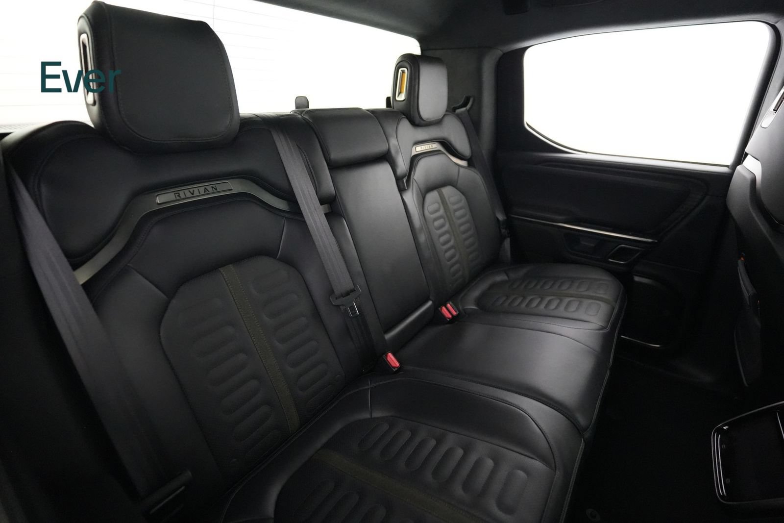 Used 2024 Rivian R1T Adventure Dual AWD/4WD image 5