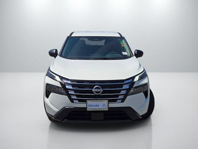 Used 2024 Nissan Rogue S FWD image 2