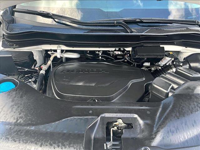 Used 2025 Honda Ridgeline Sport image 11
