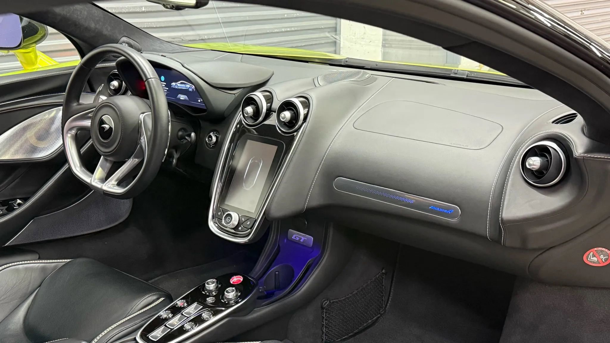 Used 2023 McLaren GT image 13