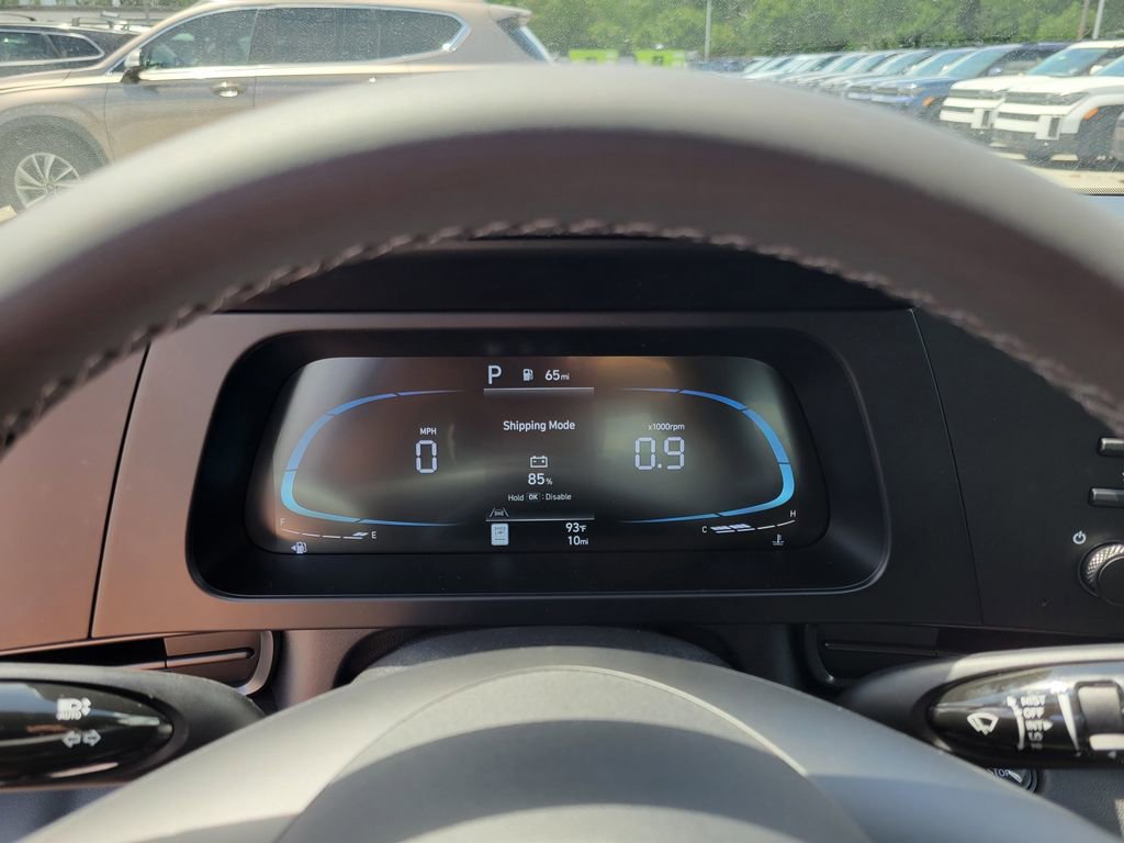 Certified 2025 Hyundai Elantra Sport image 18