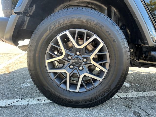 Used 2024 Jeep Wrangler Sahara w/ Technology Group AWD/4WD image 14