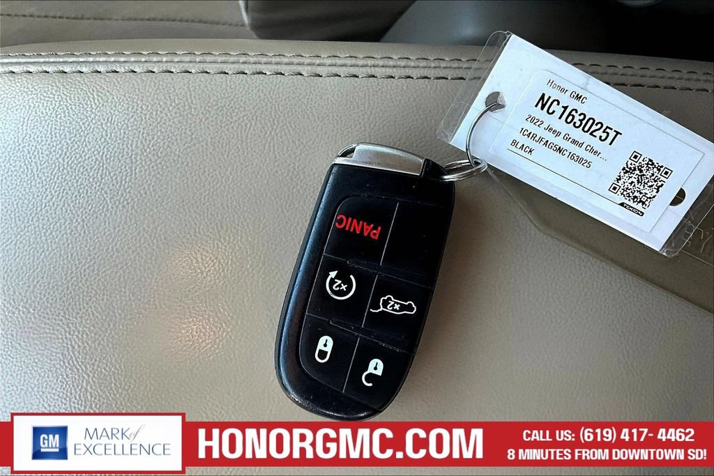 Used 2022 Jeep Grand Cherokee Laredo E w/ Security & Convenience Group AWD/4WD image 34