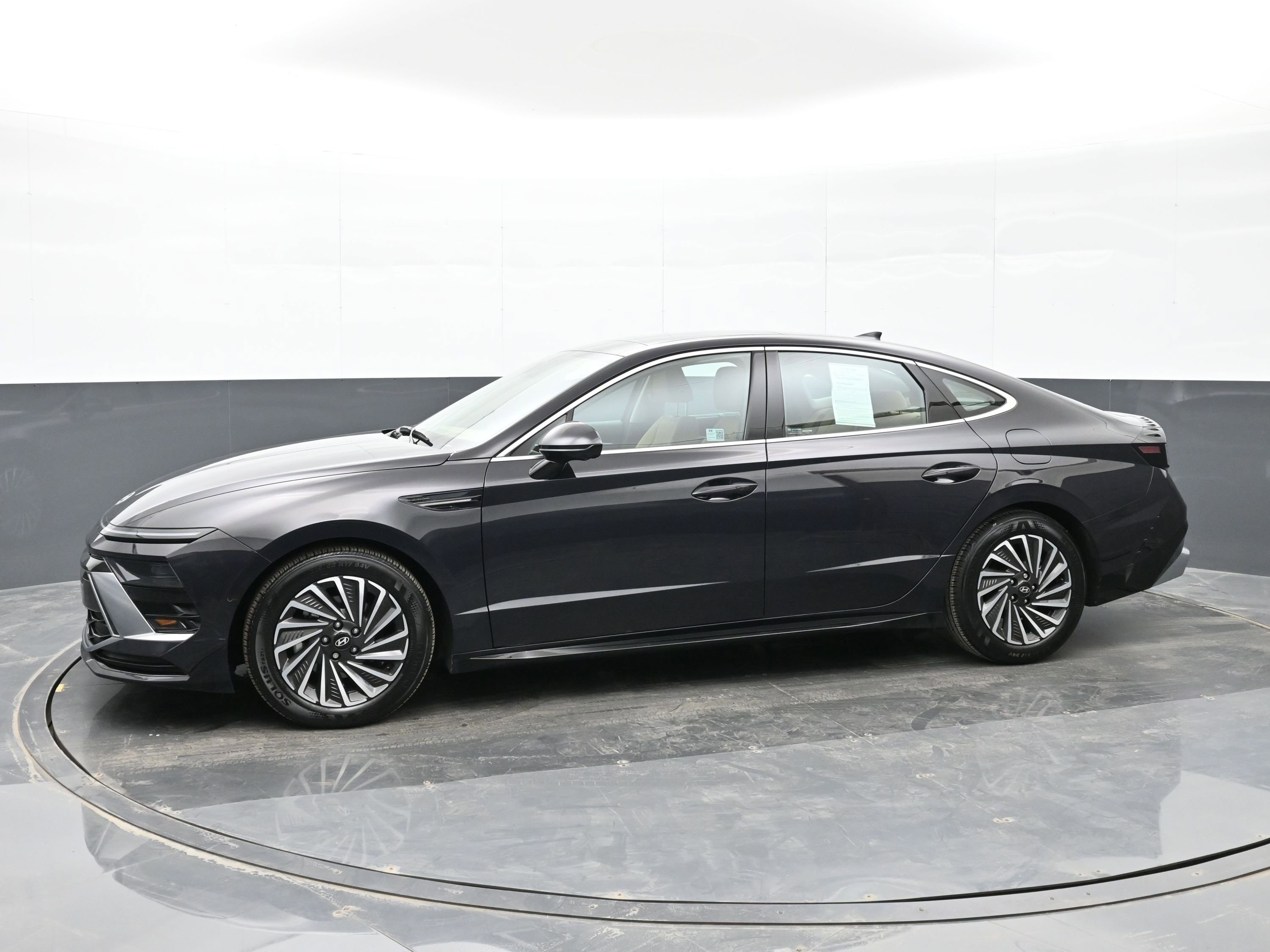 Certified 2025 Hyundai Sonata Limited image 5