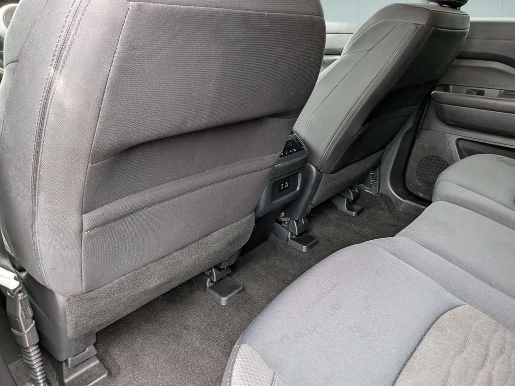 Used 2025 Nissan Pathfinder SV AWD/4WD image 85