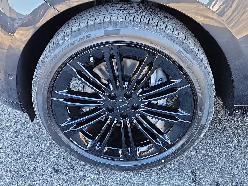 New 2026 Land Rover Range Rover SE image 9