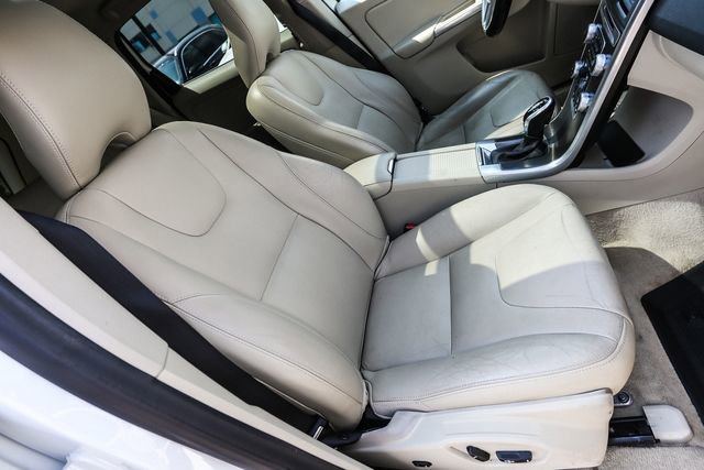 Used 2016 Volvo XC60 T5 Platinum FWD image 42