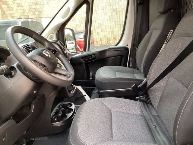 Used 2025 RAM ProMaster 2500 w/ U-Haul Equipment Group FWD image 19
