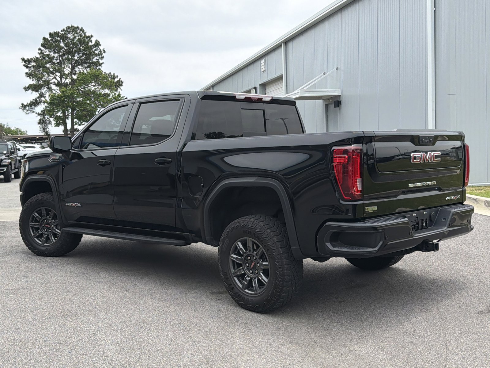 Used 2024 GMC Sierra 1500 AT4X AWD/4WD image 10