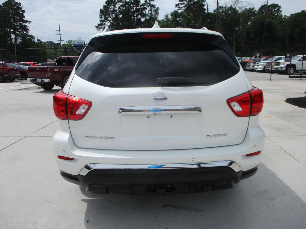 Used 2019 Nissan Pathfinder Platinum FWD image 6