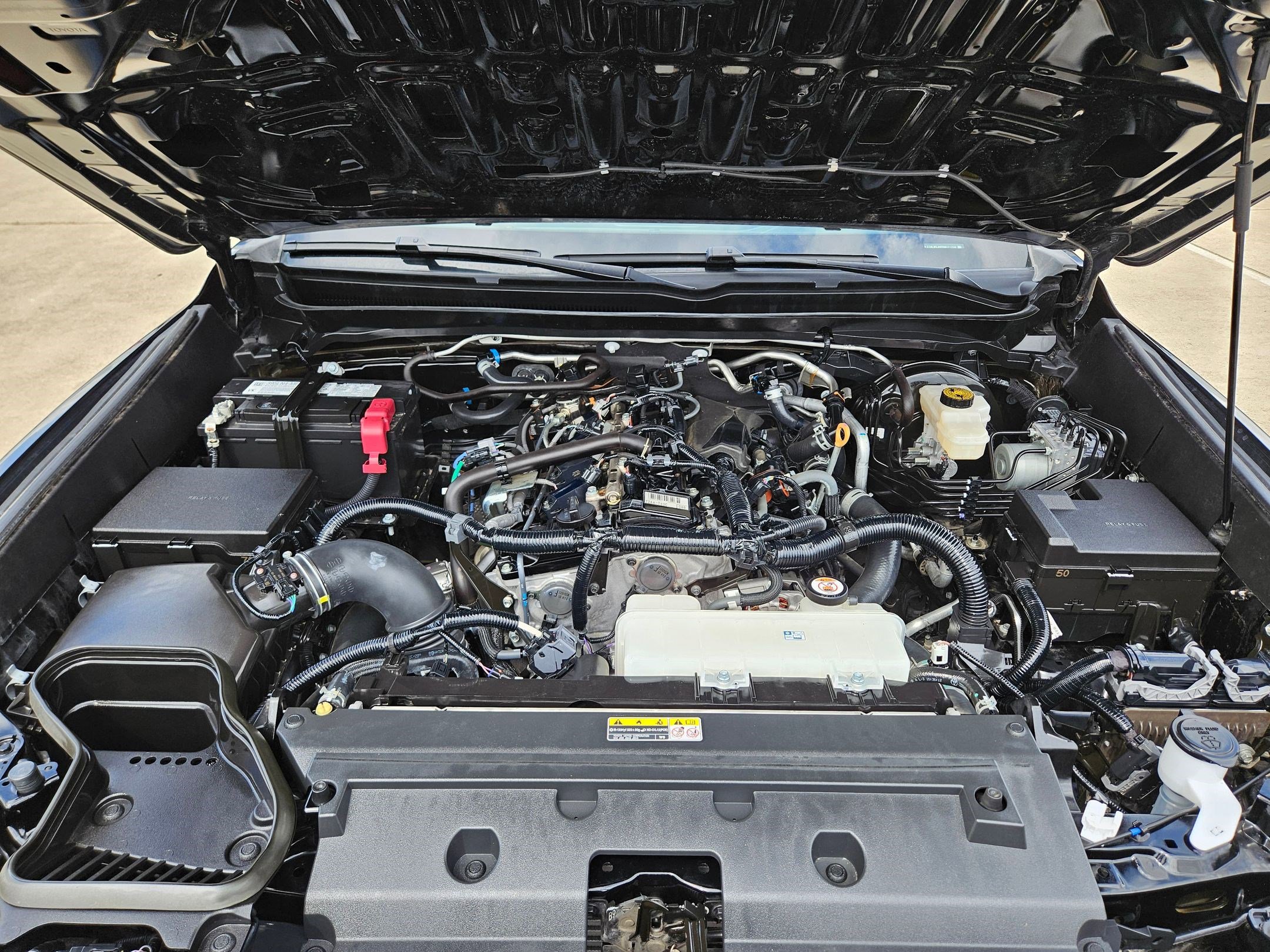 Used 2024 Toyota Tacoma TRD Off-Road image 33