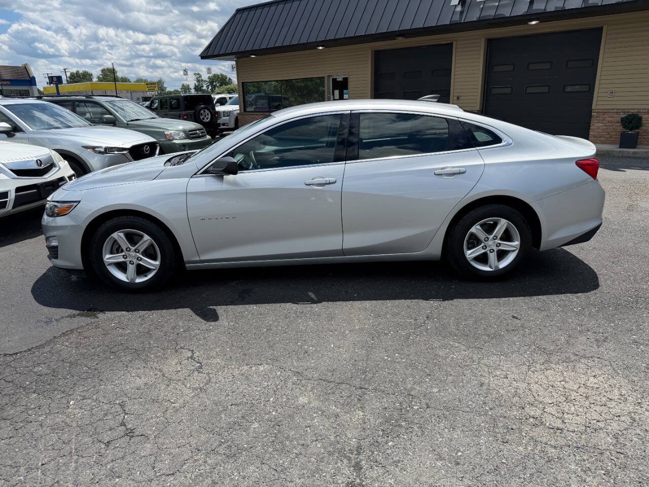 Used 2019 Chevrolet Malibu LS FWD image 14