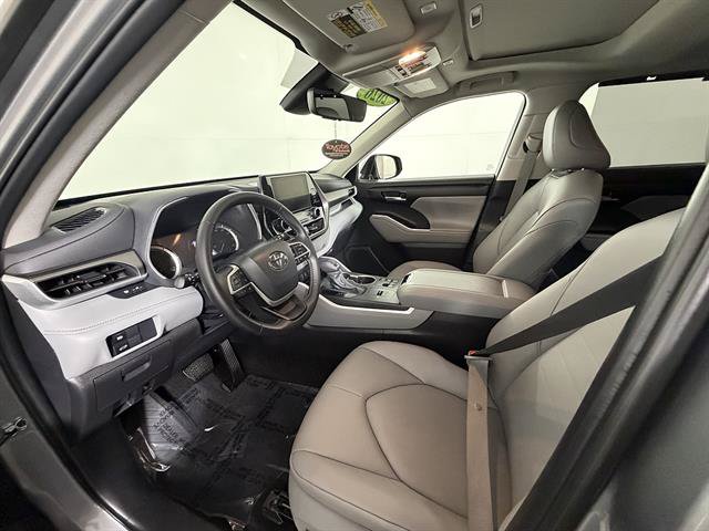 Certified 2026 Toyota Highlander XLE AWD/4WD image 9