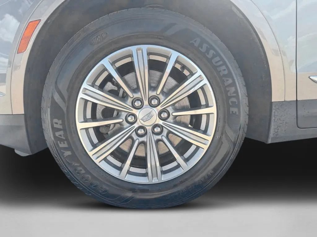 Used 2018 Cadillac XT5 Luxury w/ Driver Awareness Package FWD image 30