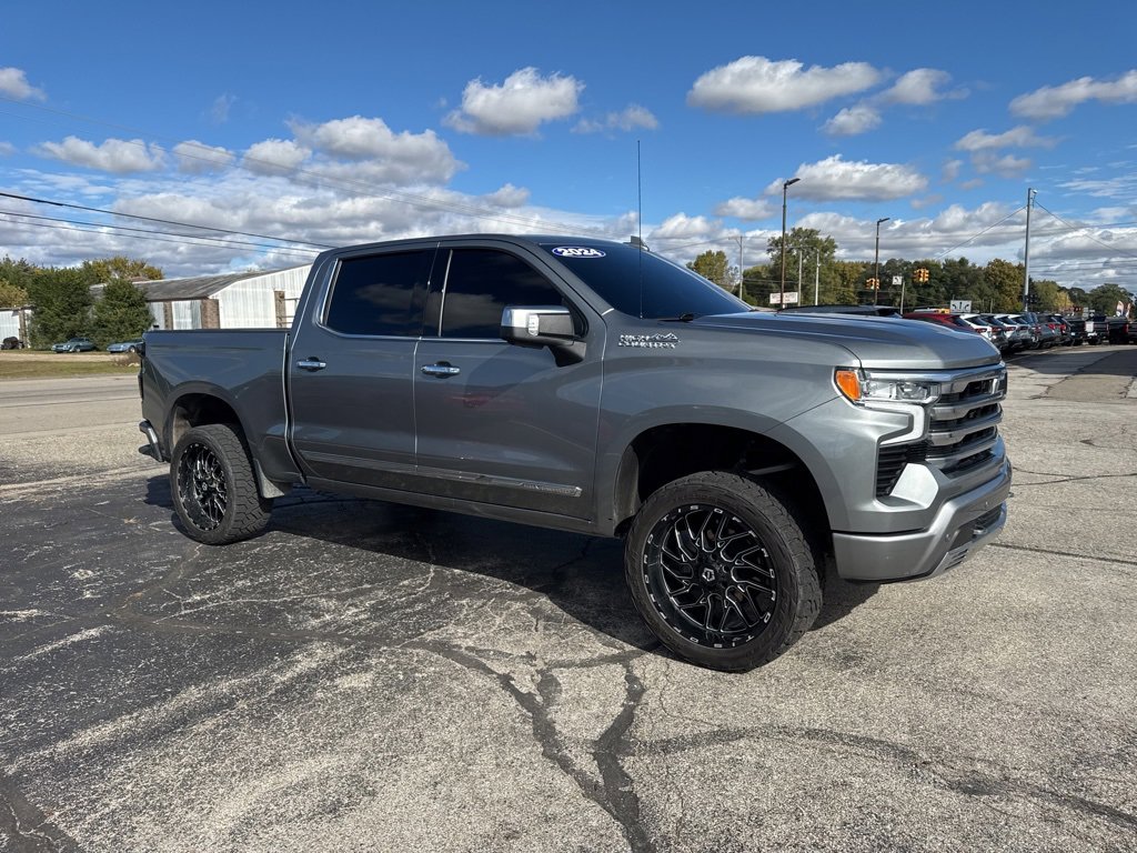 Used 2024 Chevrolet Silverado 1500 High Country w/ Technology Package image 10