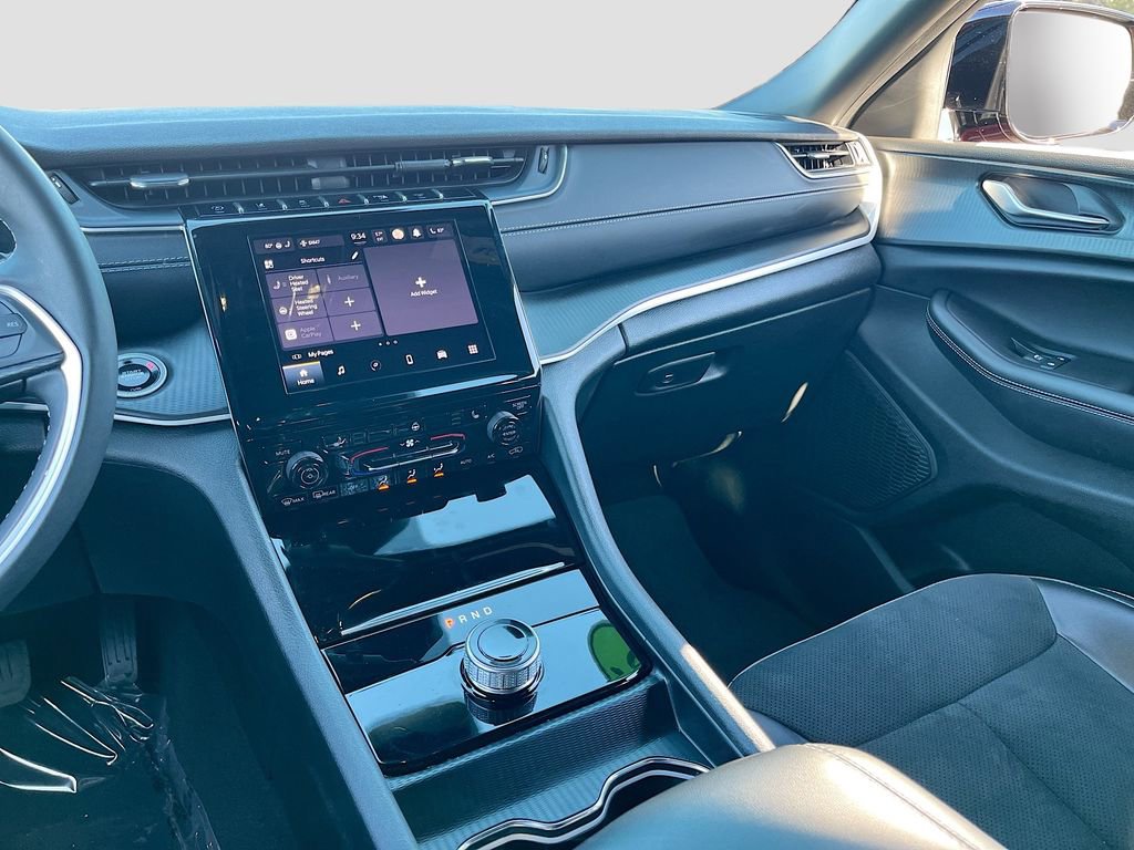 Certified 2025 Jeep Grand Cherokee Altitude image 21