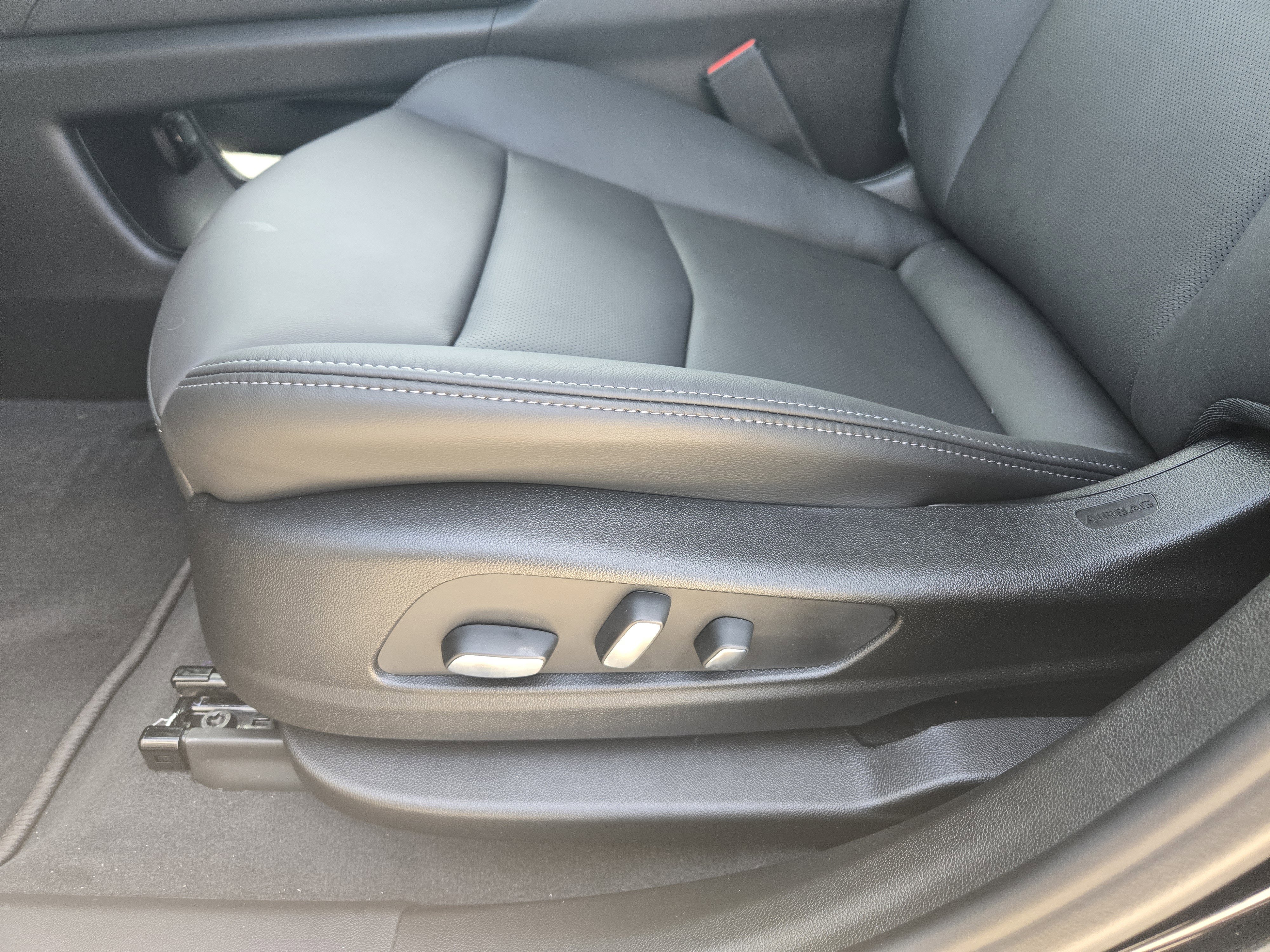 New 2025 Cadillac XT6 Premium Luxury w/ Technology Package image 17