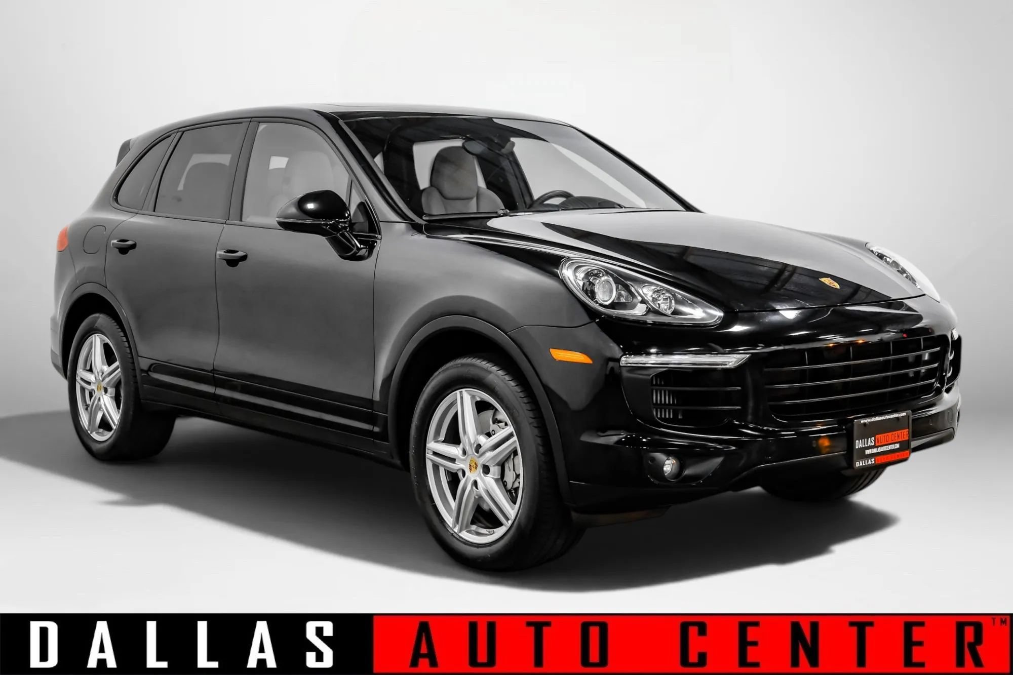 Used 2017 Porsche Cayenne S AWD/4WD image 1
