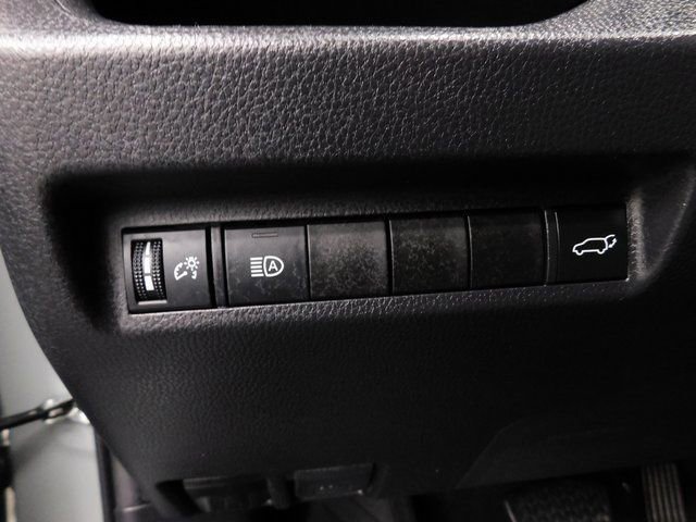 Used 2021 Toyota RAV4 XLE Premium image 30