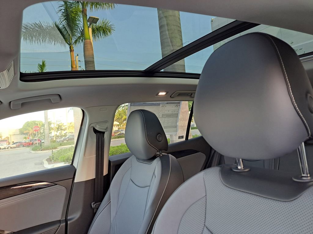 New 2026 Volkswagen Tiguan SE image 8