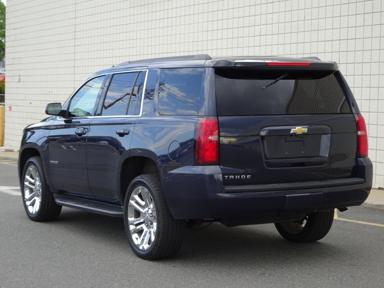 Used 2019 Chevrolet Tahoe LT w/ Luxury Package image 5