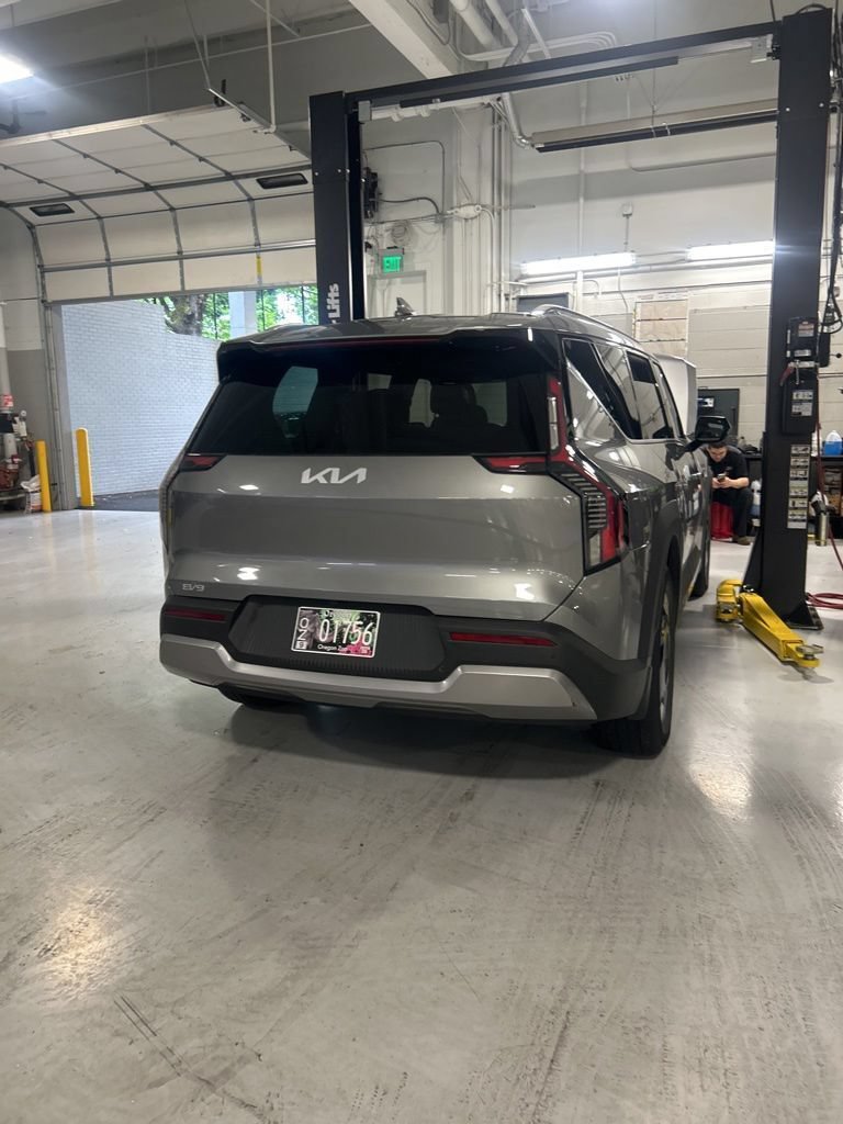 Certified 2024 Kia EV9 Wind AWD/4WD image 45