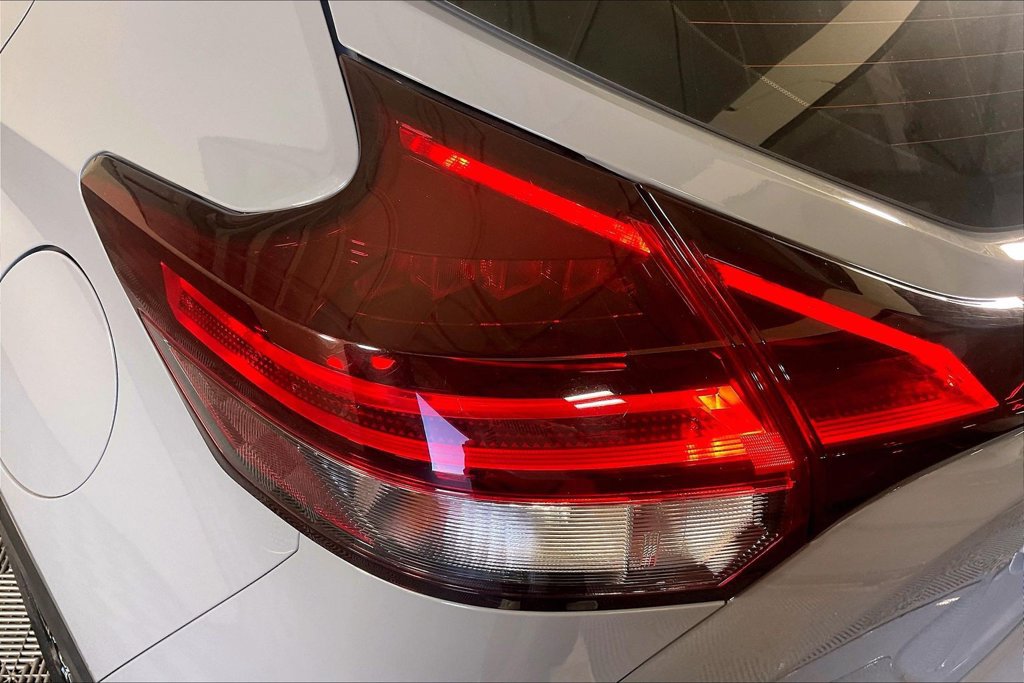 Used 2024 Nissan Kicks SR w/ SR Premium Package FWD image 36