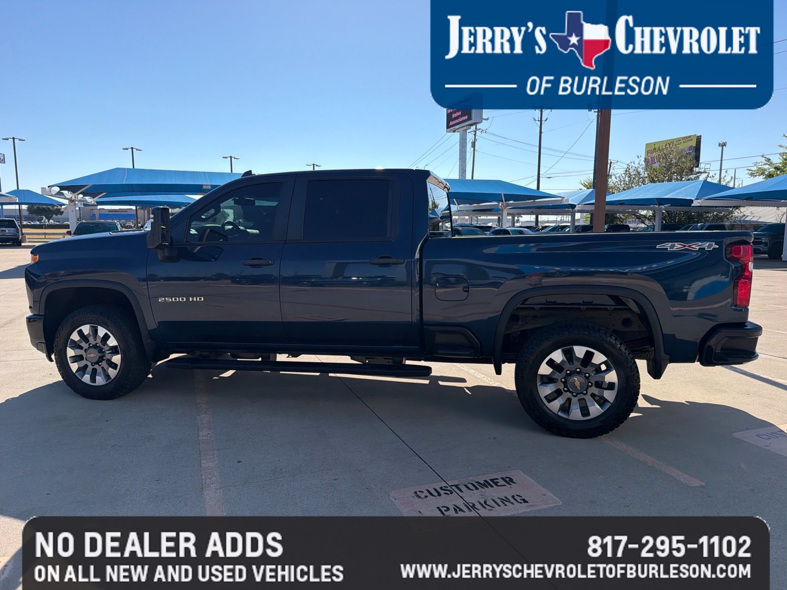 Used 2022 Chevrolet Silverado 2500 Custom w/ Custom Value Package AWD/4WD image 8