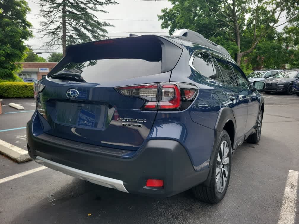 Used 2024 Subaru Outback Touring AWD/4WD image 3