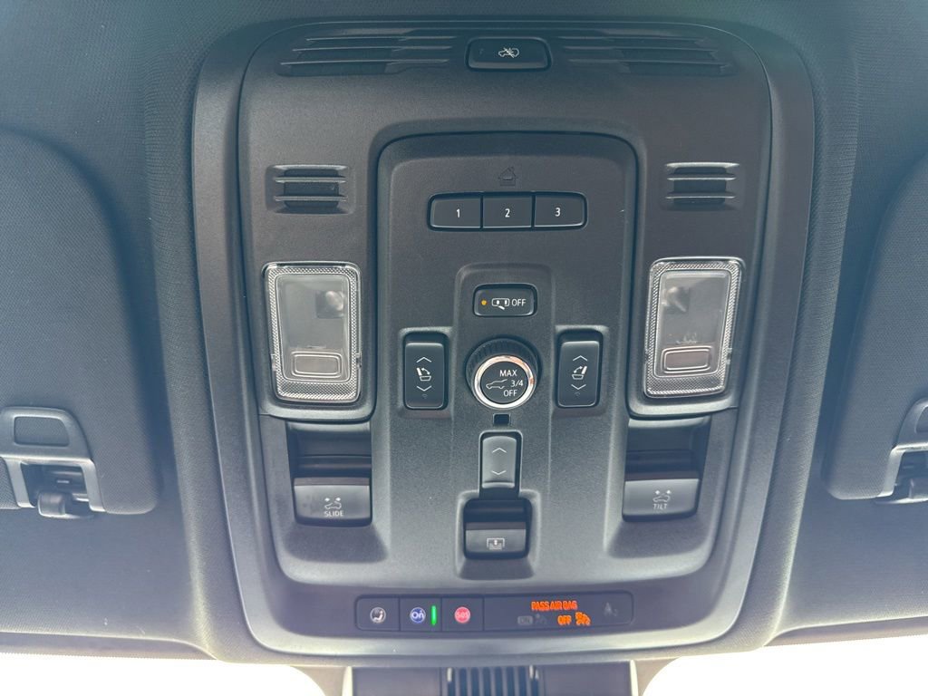 Used 2024 GMC Yukon Denali Ultimate AWD/4WD image 21