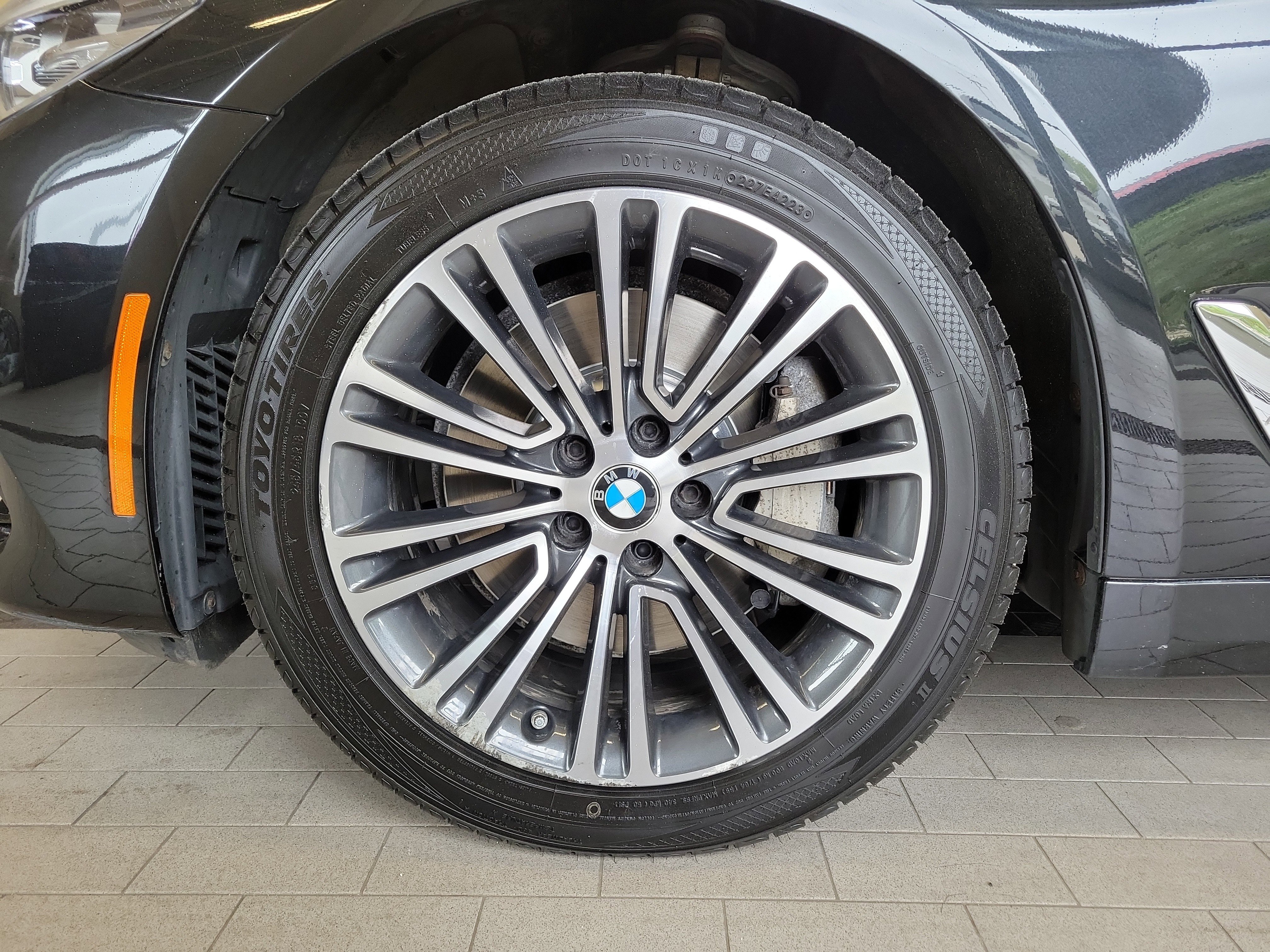 Used 2019 BMW 530i xDrive AWD/4WD image 12