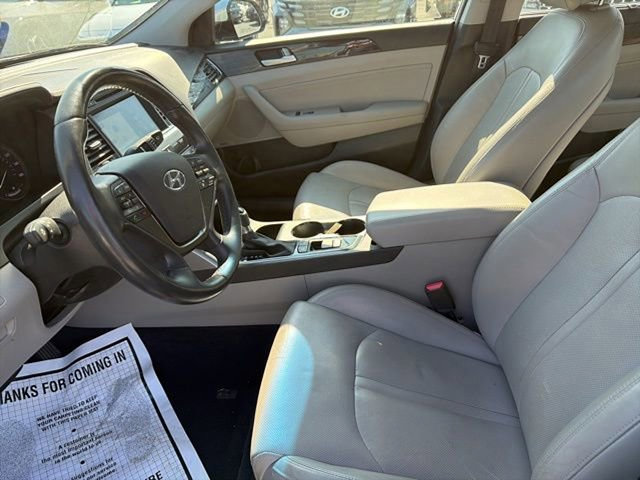 Used 2016 Hyundai Sonata Limited w/ Option Group 02 image 16