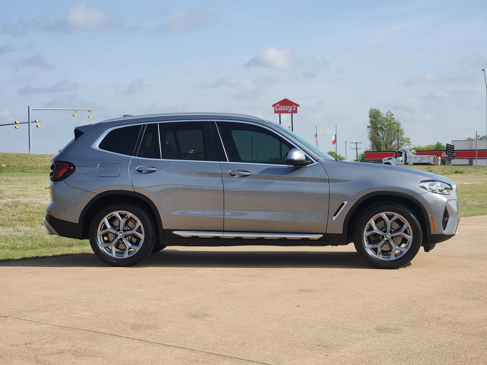 Used 2024 BMW X3 sDrive30i w/ Premium Package RWD image 7