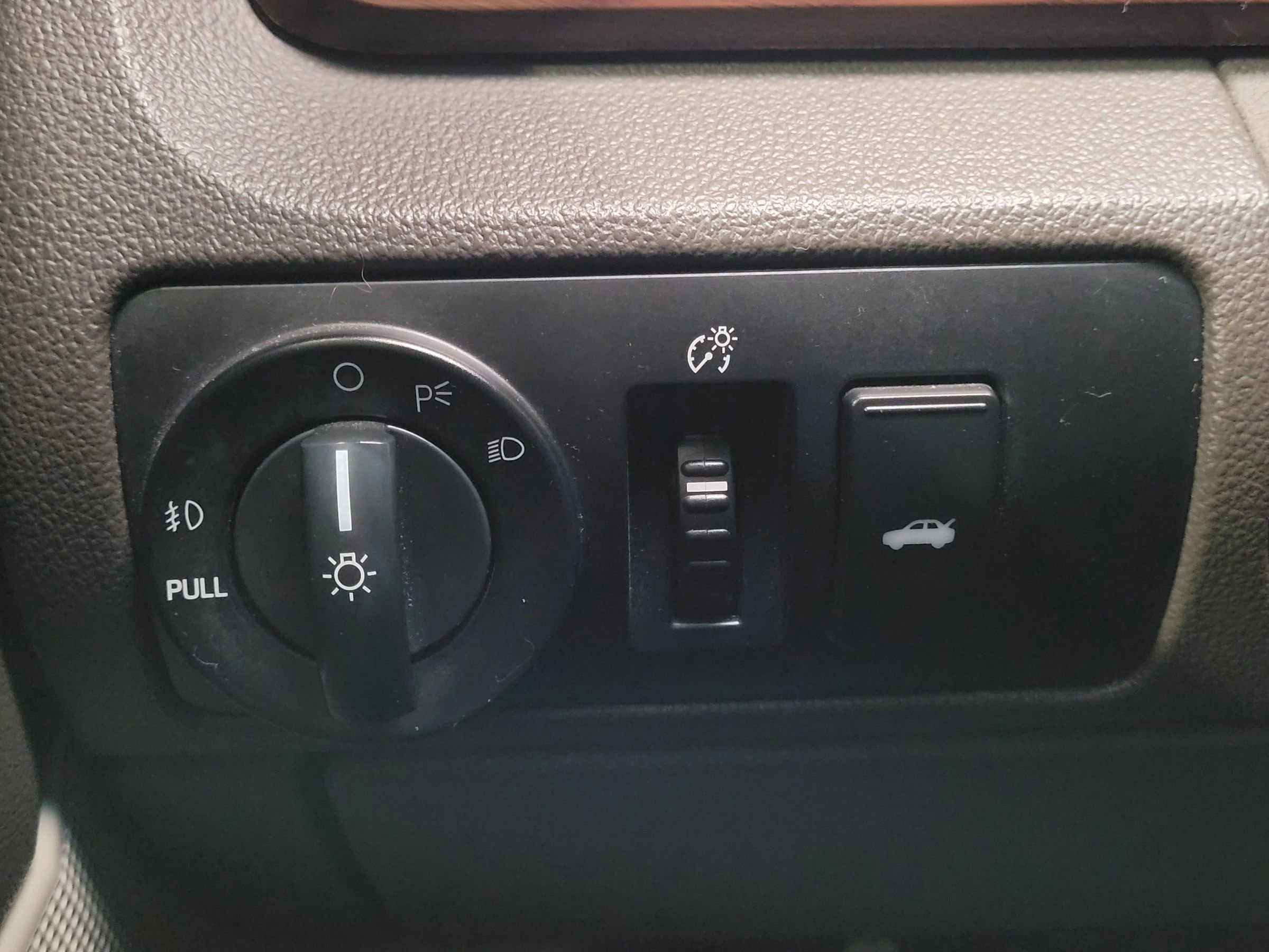 Used 2008 Ford Taurus SEL image 32