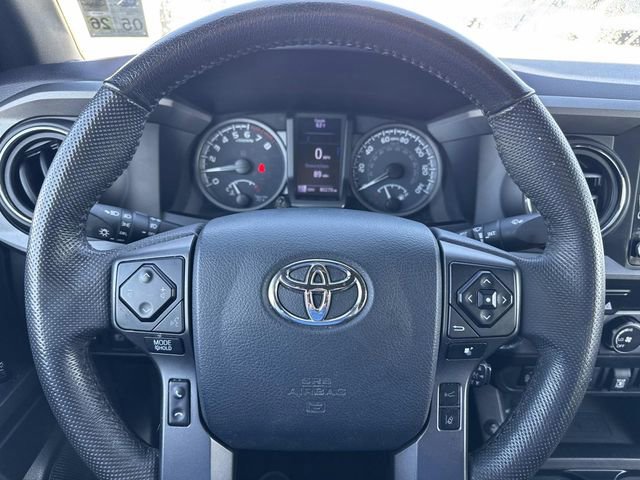 Used 2020 Toyota Tacoma TRD Sport w/ Technology Package image 19