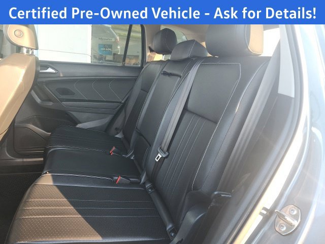Certified 2022 Volkswagen Tiguan SE w/ Panoramic Sunroof Package AWD/4WD image 19