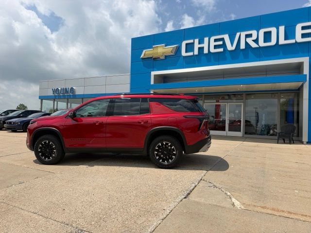 Used 2025 Chevrolet Traverse Z71 w/ Driver Confidence Package AWD/4WD image 3
