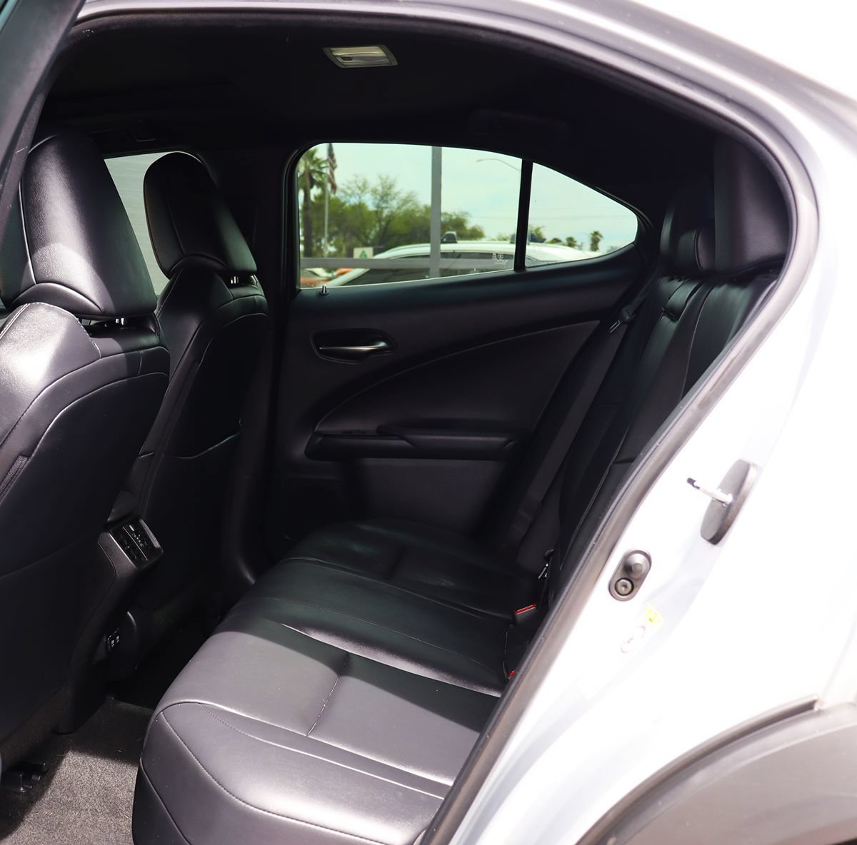 Used 2019 Lexus UX 200 w/ Premium Package FWD image 34
