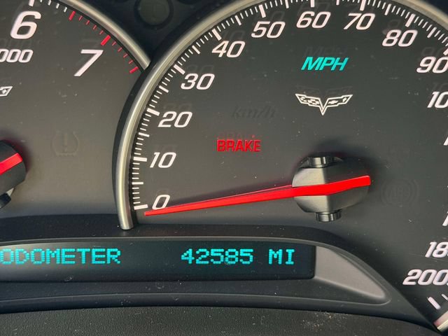 Used 2005 Chevrolet Corvette Coupe w/ Preferred Equipment Group RWD image 31