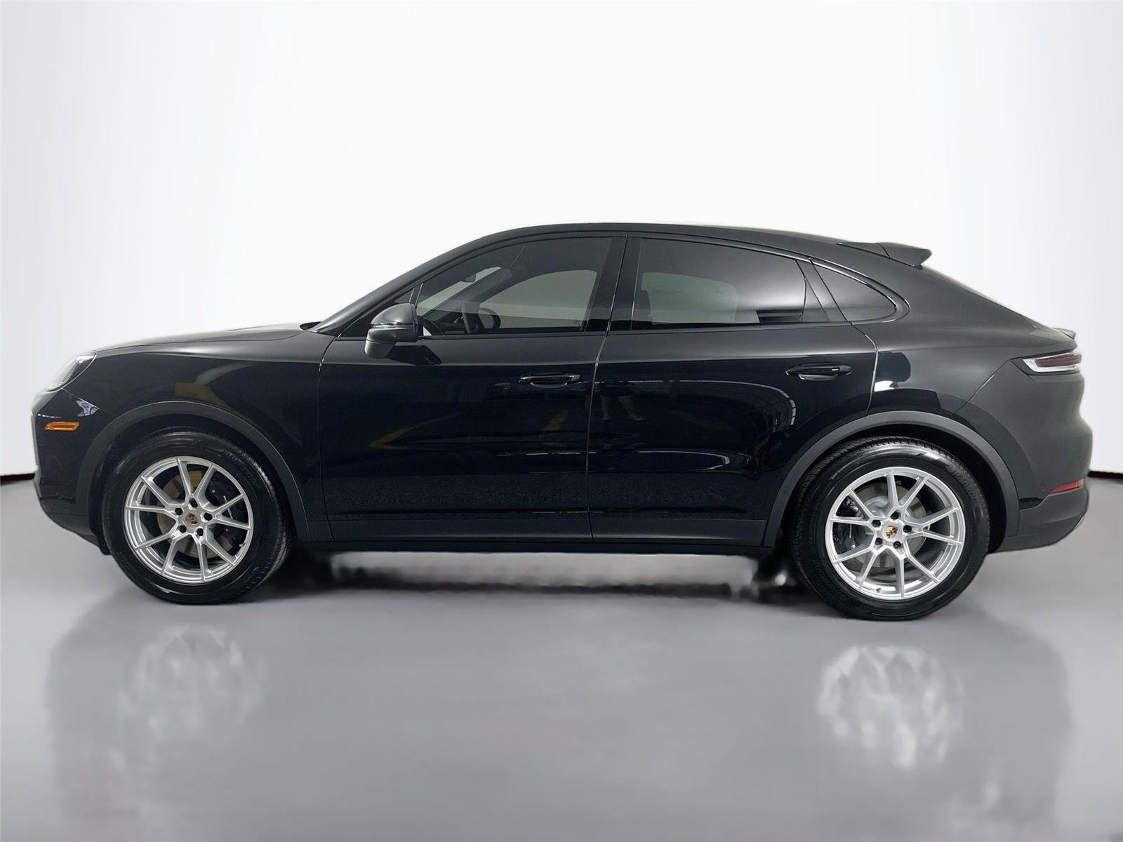 Certified 2026 Porsche Cayenne Coupe AWD/4WD image 2