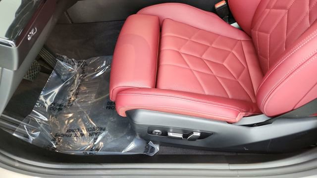 Used 2025 BMW i5 xDrive40 image 34