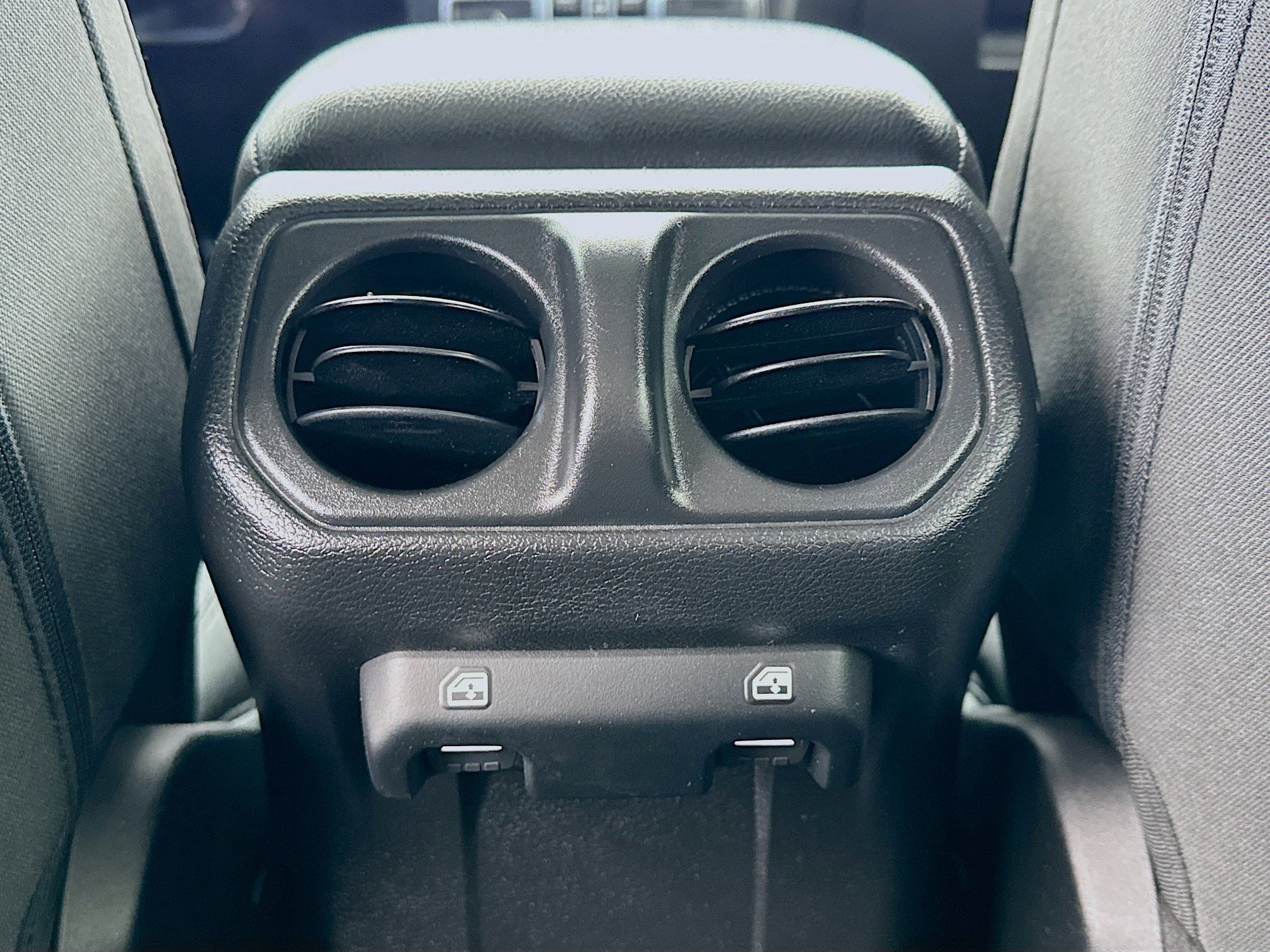 Used 2023 Jeep Wrangler Unlimited image 16